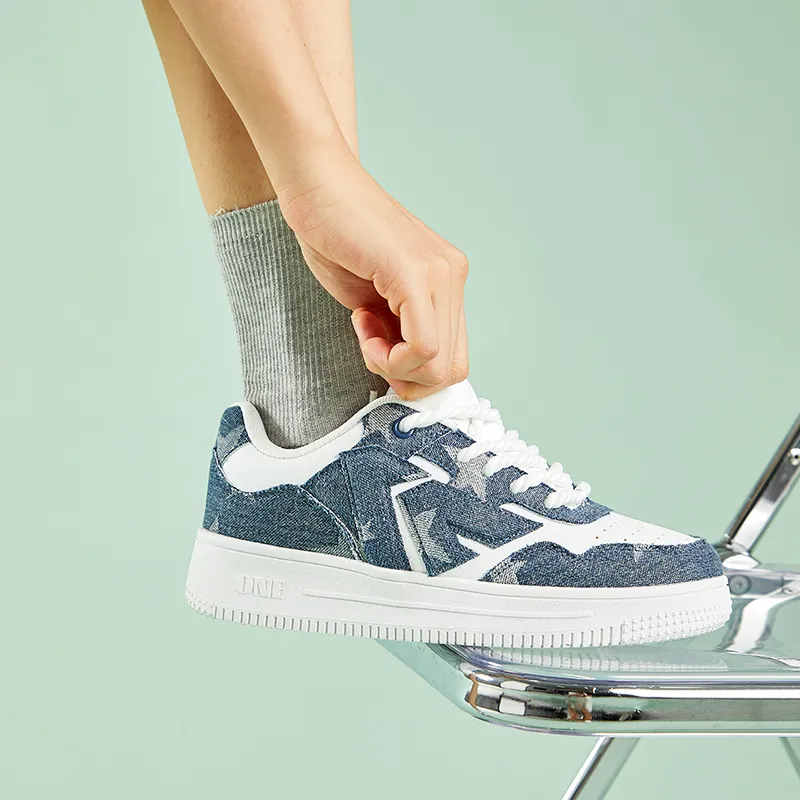 A1 Small White Shoes Coverage Wear-Resistant Lightweight Low-Top Skateboard Shoes Unisex-103