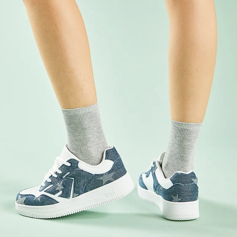 A1 Small White Shoes Coverage Wear-Resistant Lightweight Low-Top Skateboard Shoes Unisex-100