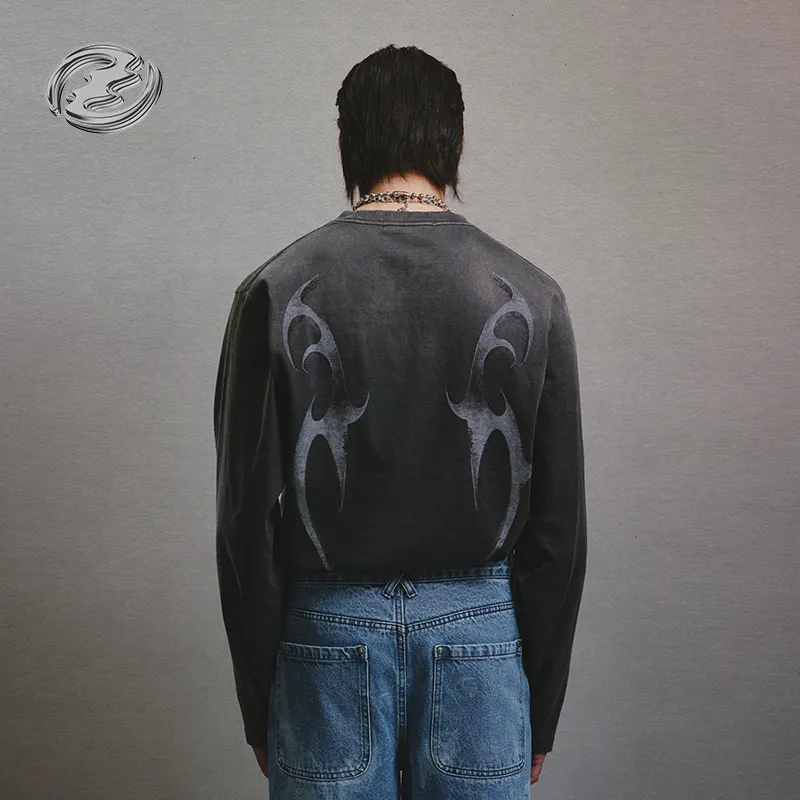 Createexploreexpandconquer Distressed effect Long sleeve T shirt-3