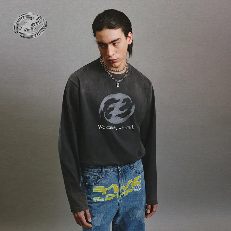 Createexploreexpandconquer Distressed effect Long sleeve T shirt-2