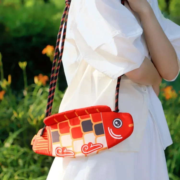 SUZHOU MUSEUM Twill Crossbody Bag Regular Unisex Red-2