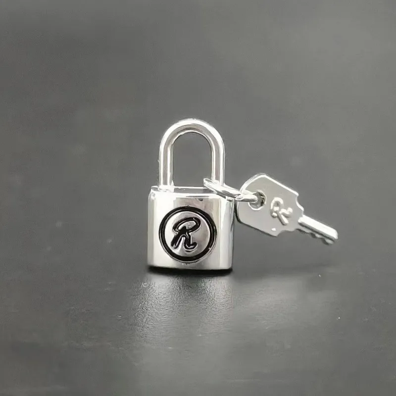 TRIDENT Alloy: Titanium Steel Stud Earrings Unisex-3