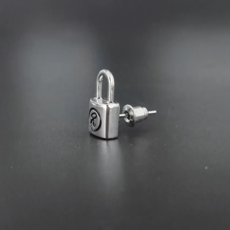 TRIDENT Alloy: Titanium Steel Stud Earrings Unisex-1