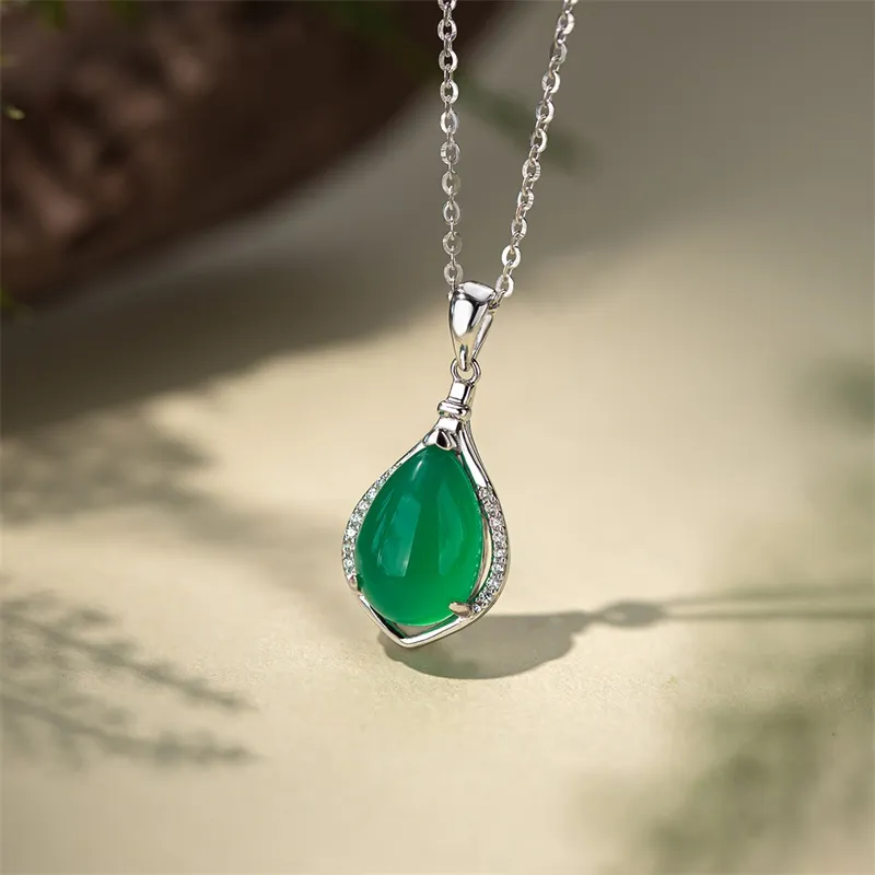 QLADY Chalcedony Neck Chain Women's-1