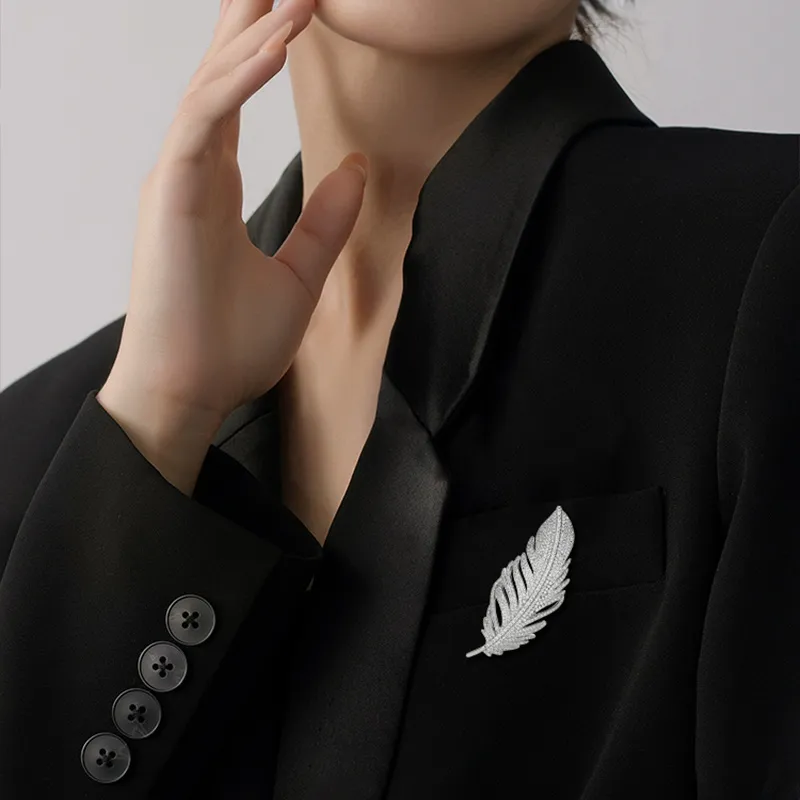 QLADY Brooches Unisex-3