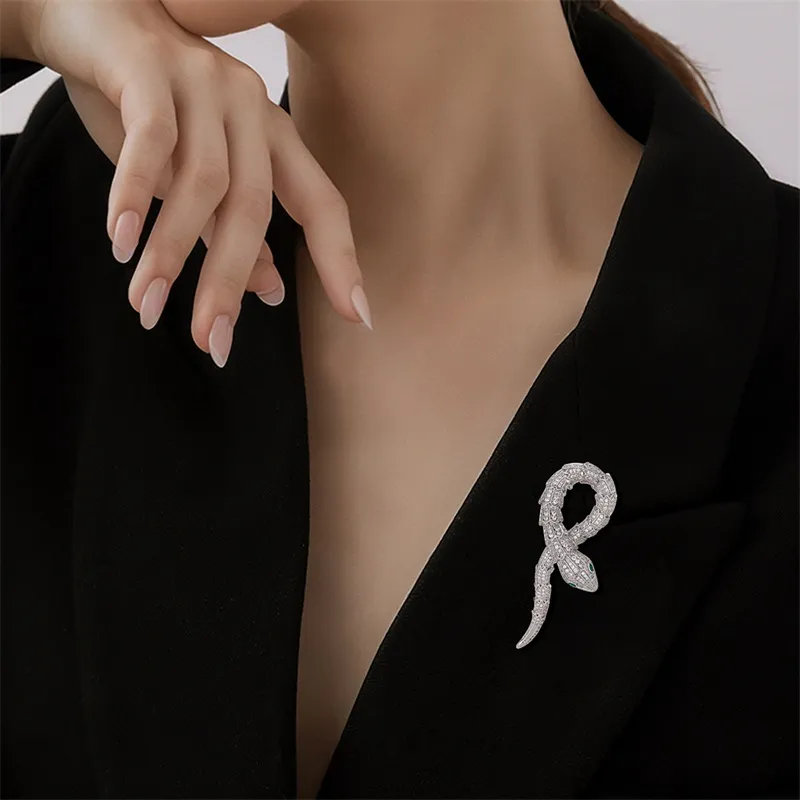 QLADY Brooches Unisex-3