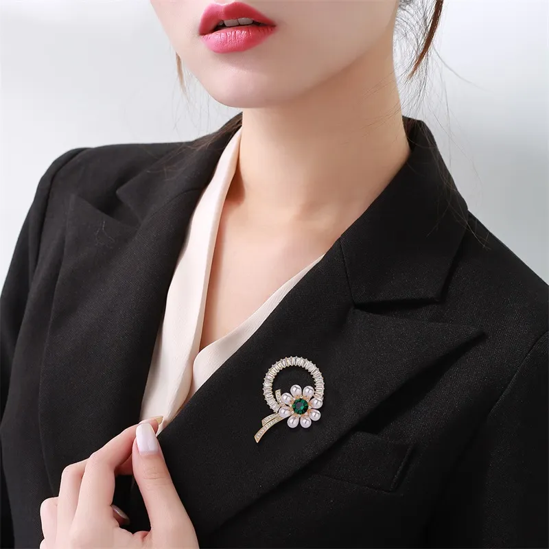 QLADY Brooches Women's-1