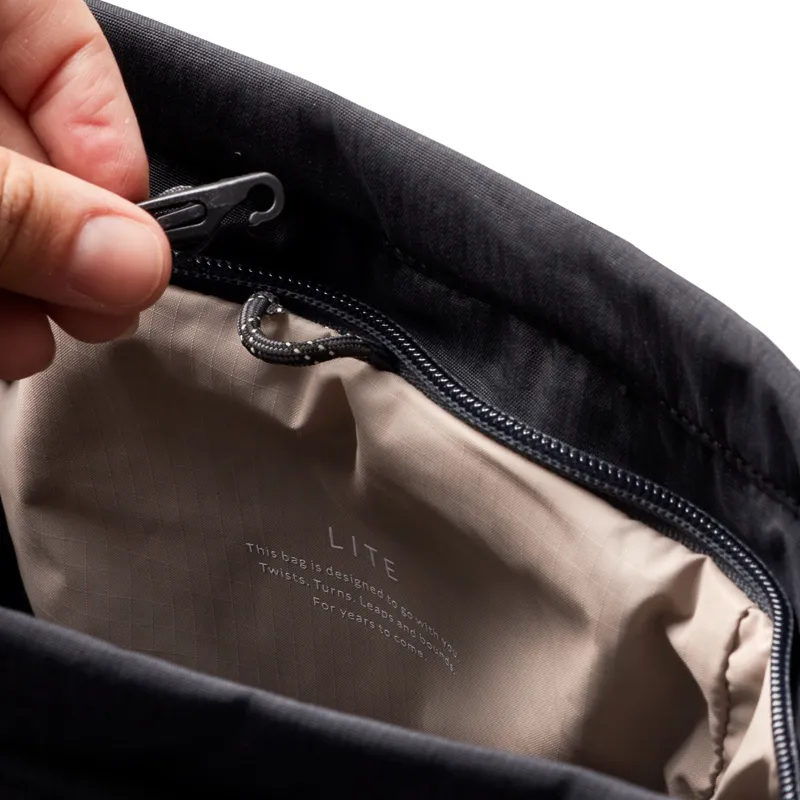 BELLROY Nylon Double Use Tote Bag, Double Shoulder Bag Regular Unisex Moon White/Ink Black-2