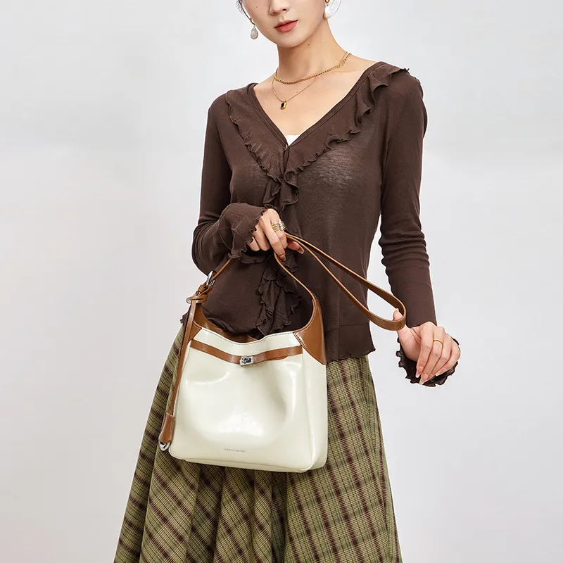 CNOLES Cow Leather Shoulder Bag Regular Women's Cream Coffee White-6