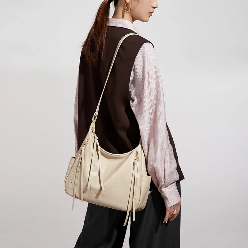 CNOLES Synthetic Leather Casual Workplace Date Commute Crossbody Bag Shoulder Bag Regular Women's Black/White-13