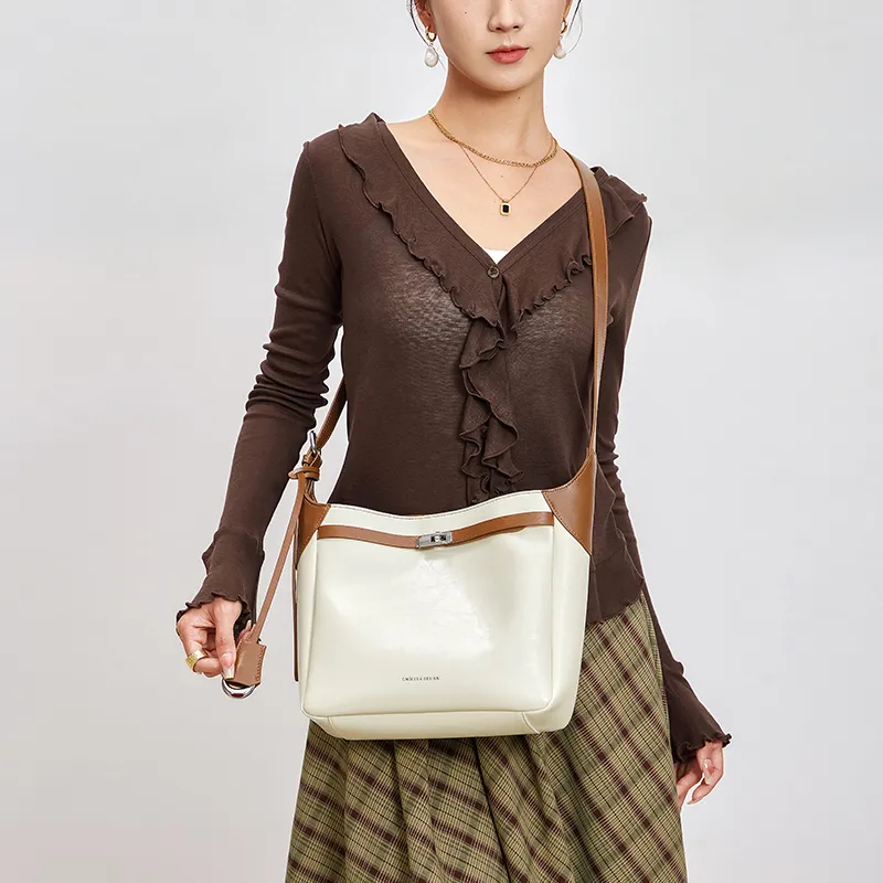 CNOLES Cow Leather Shoulder Bag Regular Women's Cream Coffee White-7