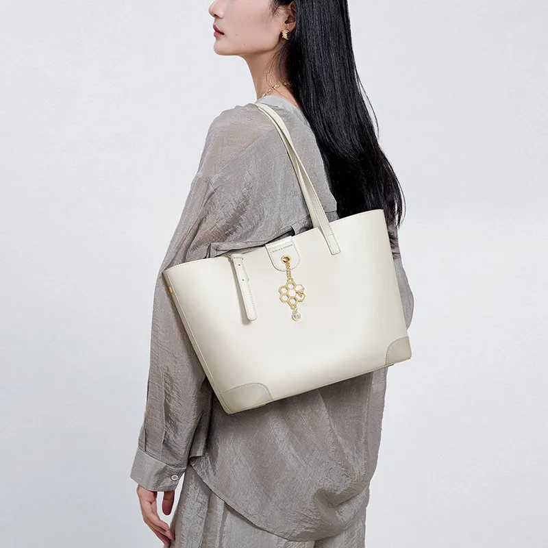 CNOLES Synthetic Leather Large Capacity Tote Bag Shoulder Bag Regular Women's White Honey-6