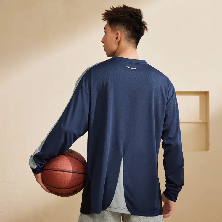 Sweatshirt com capuz 136