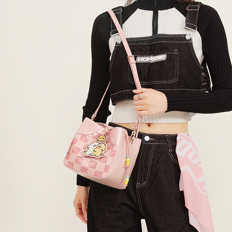 TOUTOU Shoulder Bags - POIZON