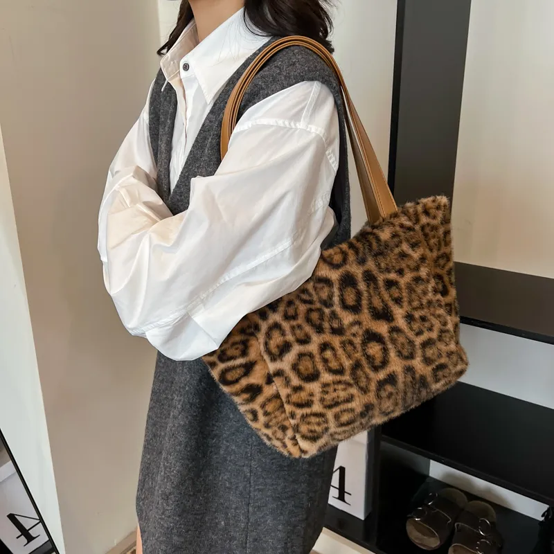 Yalu Plush Tote Bag, Shopping Bag, Shoulder Bag Regular Women's Multicolor-9