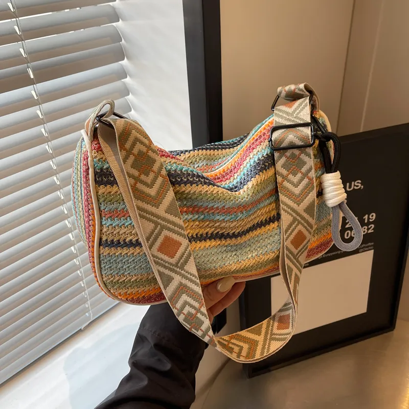 Yalu Straw Woven Shoulder Bag Regular Women's White/Black-1