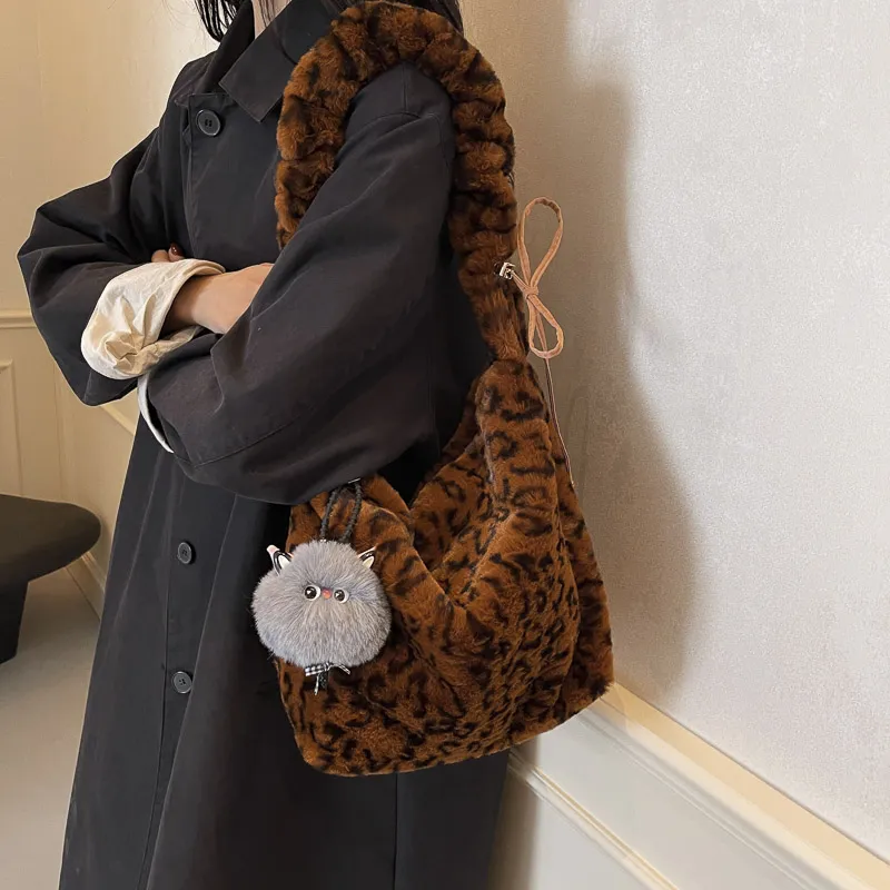Yalu Plush Shoulder Bag Regular Women's Multicolor-2