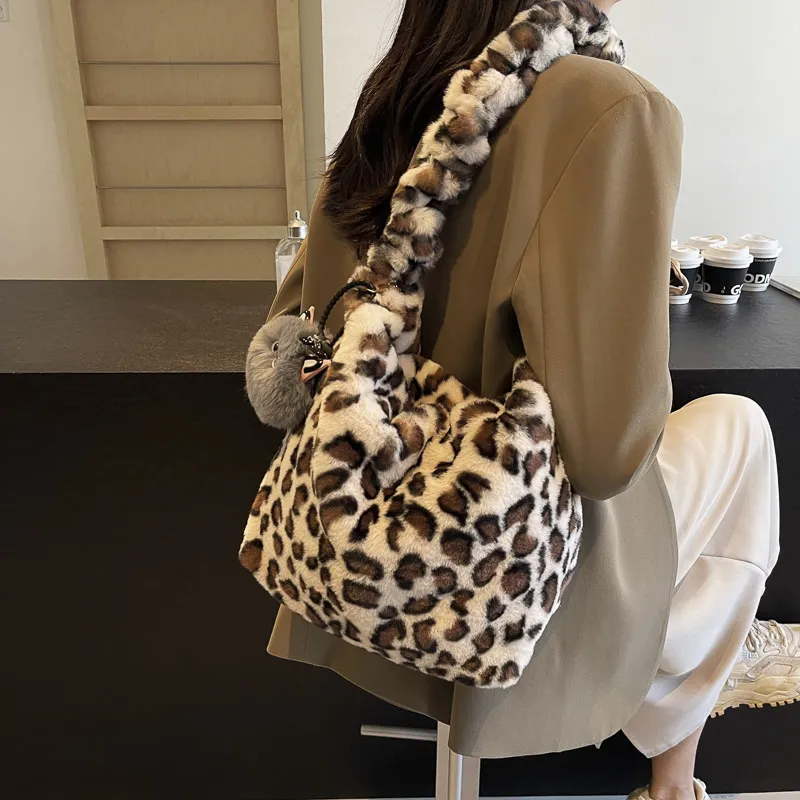 Yalu Plush Shoulder Bag Regular Women's Multicolor-5
