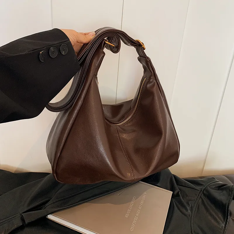 Yalu PU Shoulder Bag Regular Women's Black/Maple Leaf Brown/Coffee/Mocha-15
