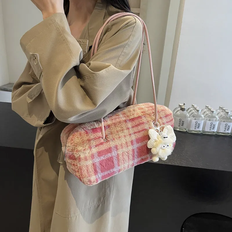 Yalu Plush Shoulder Bag Regular Women's Multicolor-17