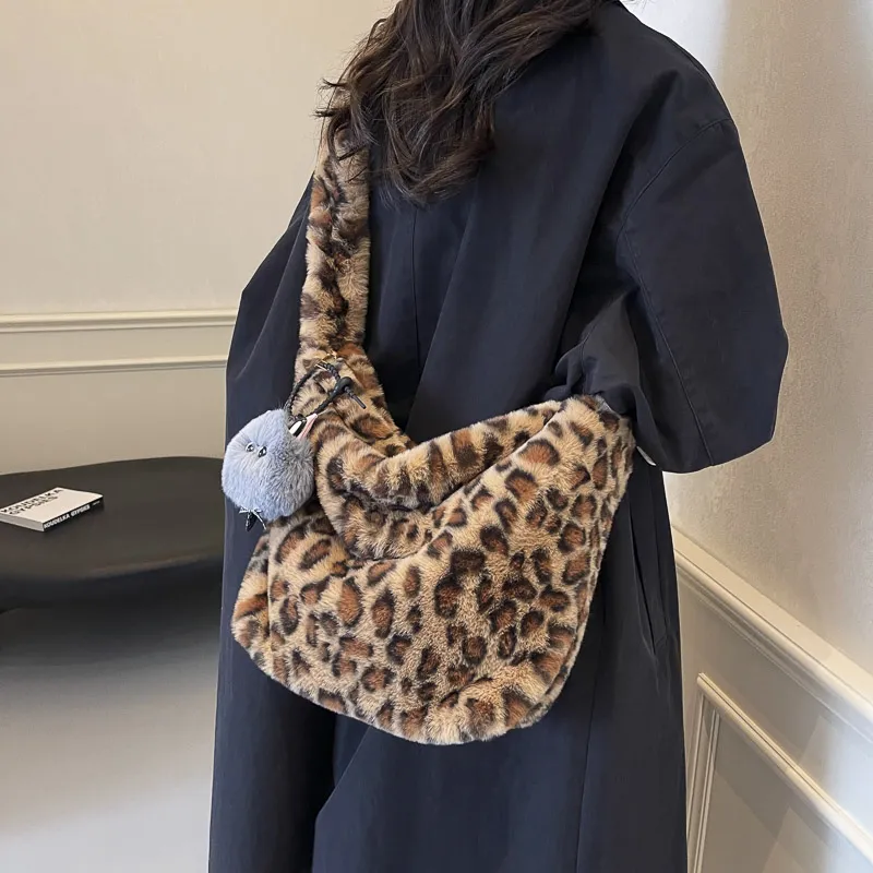 Yalu Plush Shoulder Bag Regular Women's Multicolor-9