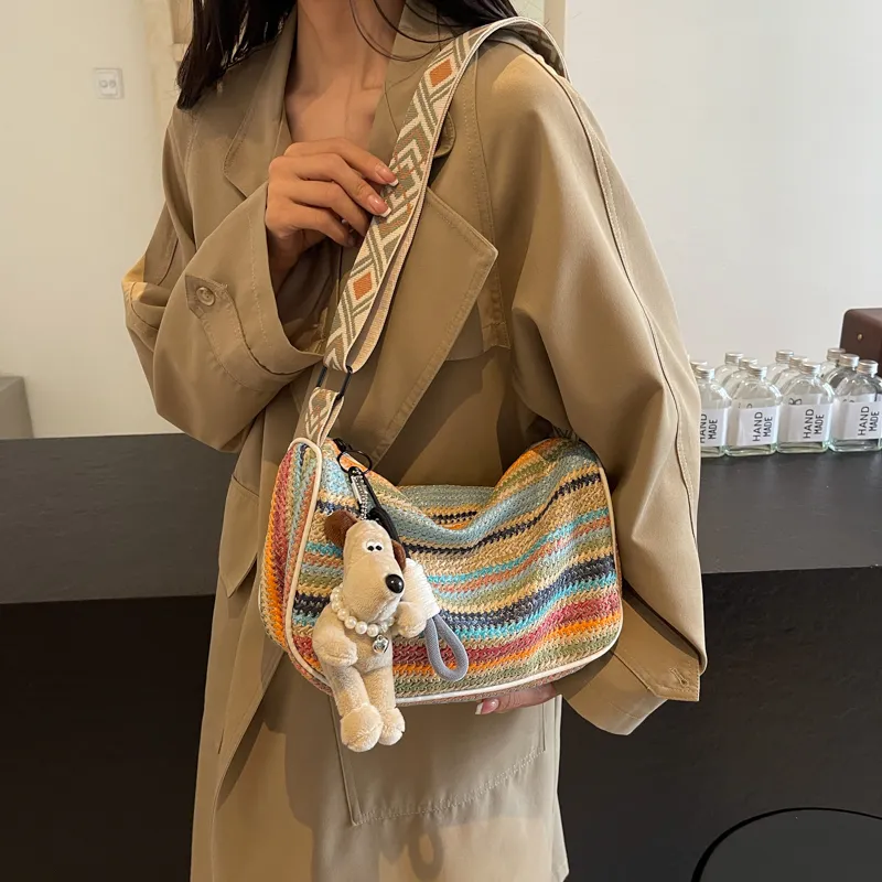 Yalu Straw Woven Shoulder Bag Regular Women's White/Black-3