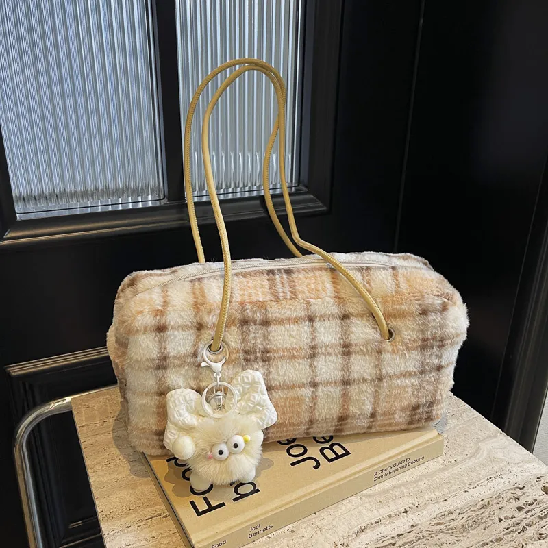 Yalu Plush Shoulder Bag Regular Women's Multicolor-21