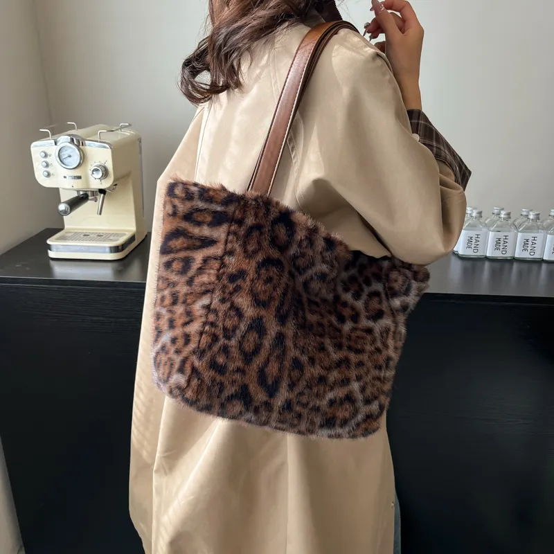 Yalu Plush Tote Bag, Shopping Bag, Shoulder Bag Regular Women's Multicolor-16