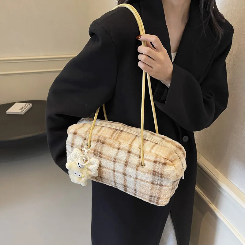 Yalu Plush Shoulder Bag Regular Women's Multicolor-11