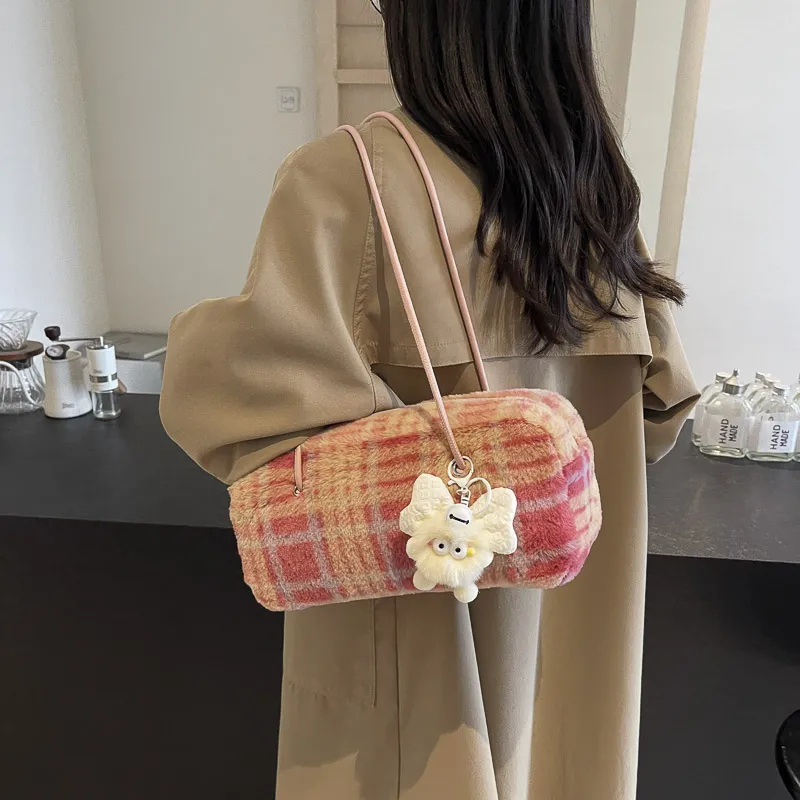 Yalu Plush Shoulder Bag Regular Women's Multicolor-18