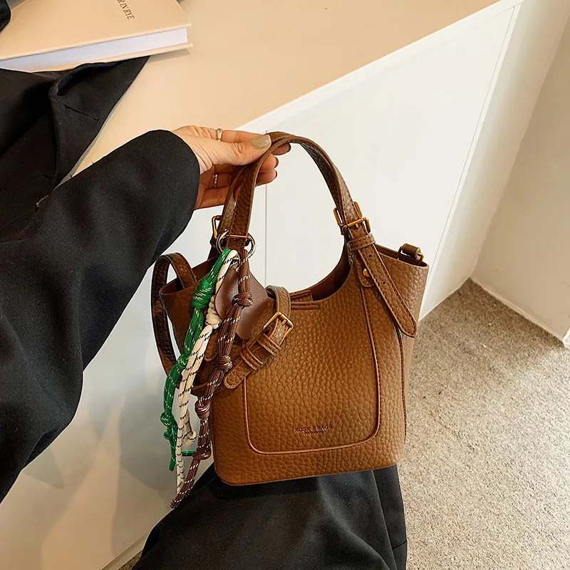 Yalu PU One Shoulder Handbag Regular Women's Coffee/Ecru/Black/Brown-1