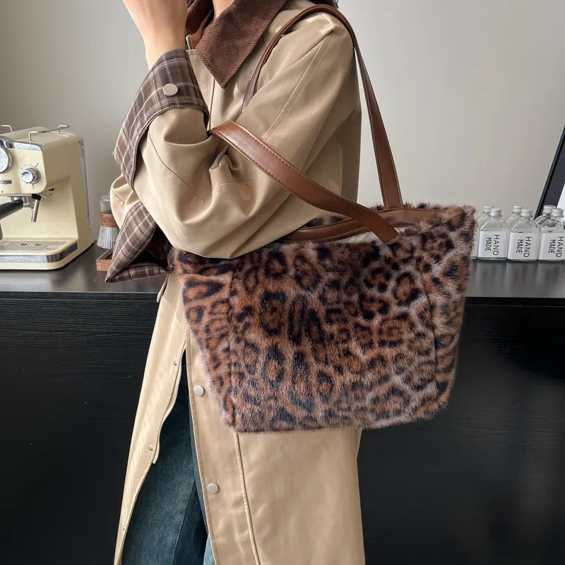 Yalu Plush Tote Bag, Shopping Bag, Shoulder Bag Regular Women's Multicolor-17
