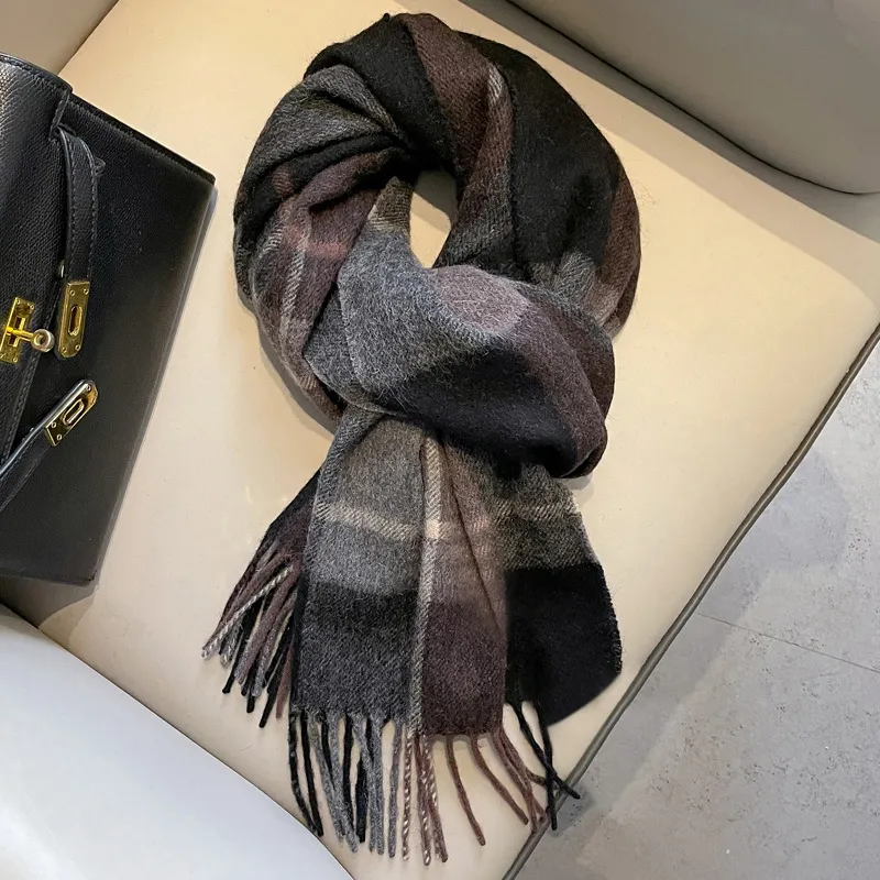 EQUIPMENTELEGANT Knit Scarves Unisex-2