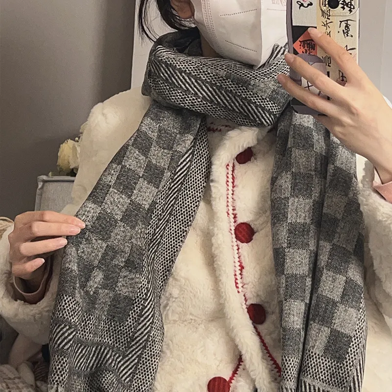 EQUIPMENTELEGANT Knit Scarves Women's-5