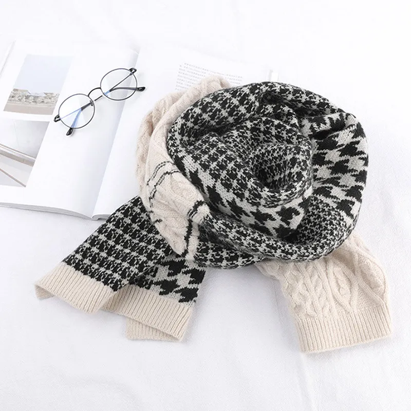 EQUIPMENTELEGANT Houndstooth Scarf Unisex-4