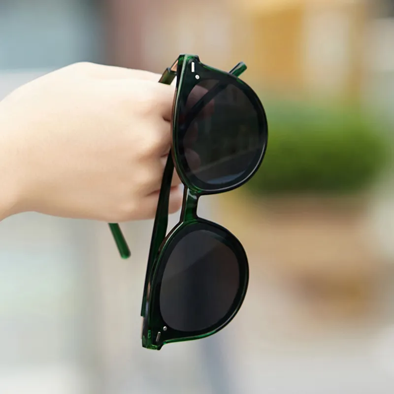 EQUIPMENTELEGANT Butterfly Sunglasses Unisex-4