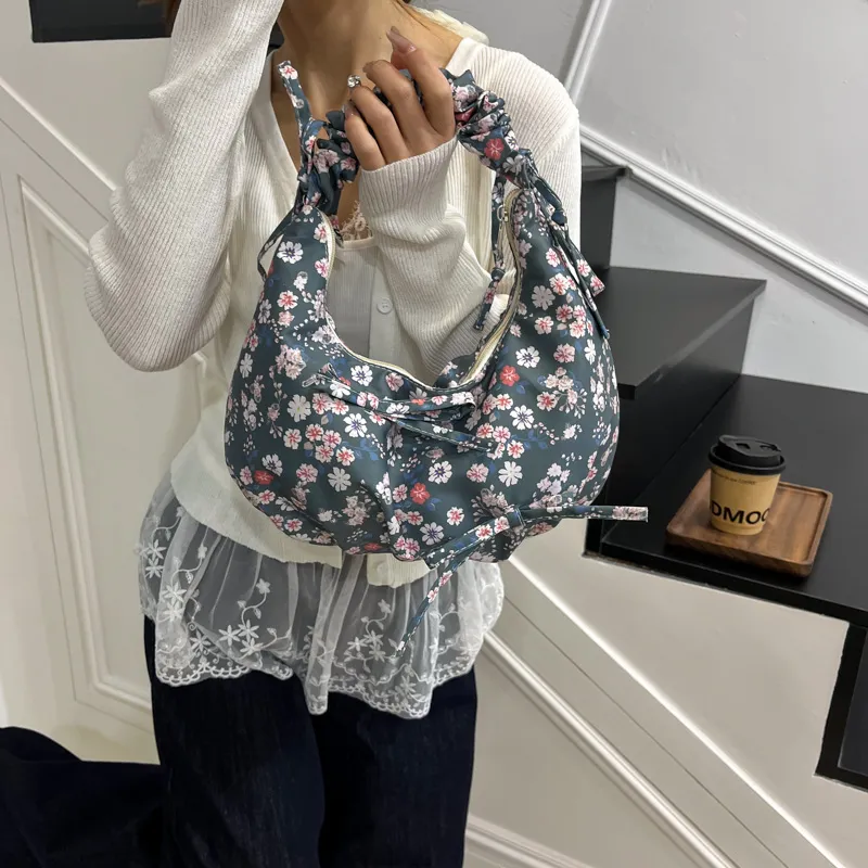 PULUWIRR Nylon Shoulder Bag Women's Multicolor-40