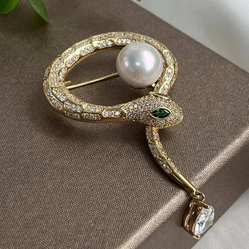 PEARL QUEEN Freshwater Pearl Brooches Unisex-1