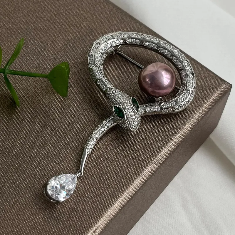 PEARL QUEEN Freshwater Pearl Brooches Unisex-1