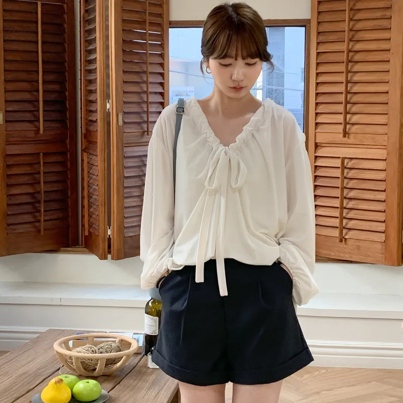 Fstudio Early Spring Korean Style Loose Fit V Neck Lightweight Long Sleeved Base Shirt Women's Beige-3