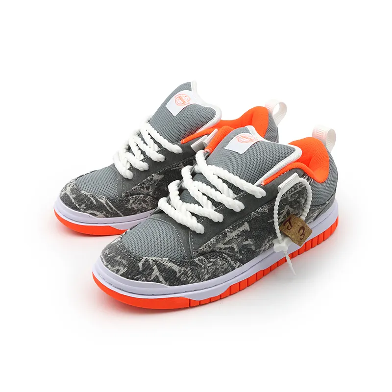 I'm shopping Skateboard Shoes Unisex Low Top White-1