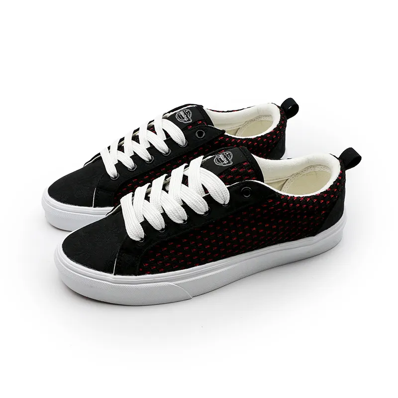 I'm Shopping Abrasion Resistant Balance Breathable Low Top Skateboard Shoes Unisex Black Red-1
