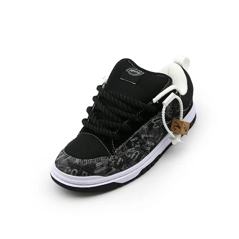 I'm Shopping Breathable, Supportive, Slip Resistant Low Top Skateboard Shoes Unisex Black-1