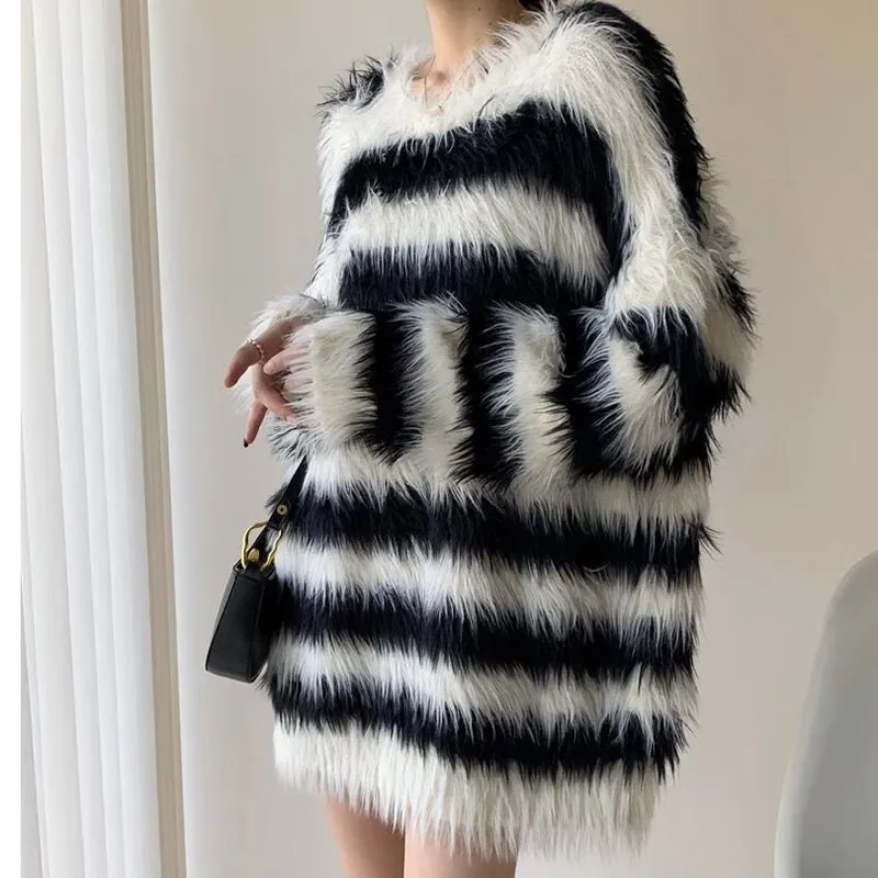 Adeworn Knitwear Women's Black White Stripes-2