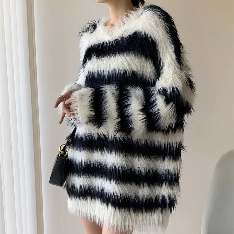 Adeworn Knitwear Women's Black White Stripes-3