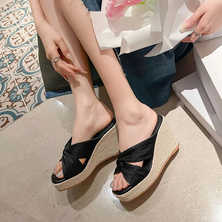 Yeezyy Reezy Quiet Slide Slippers Women's-7