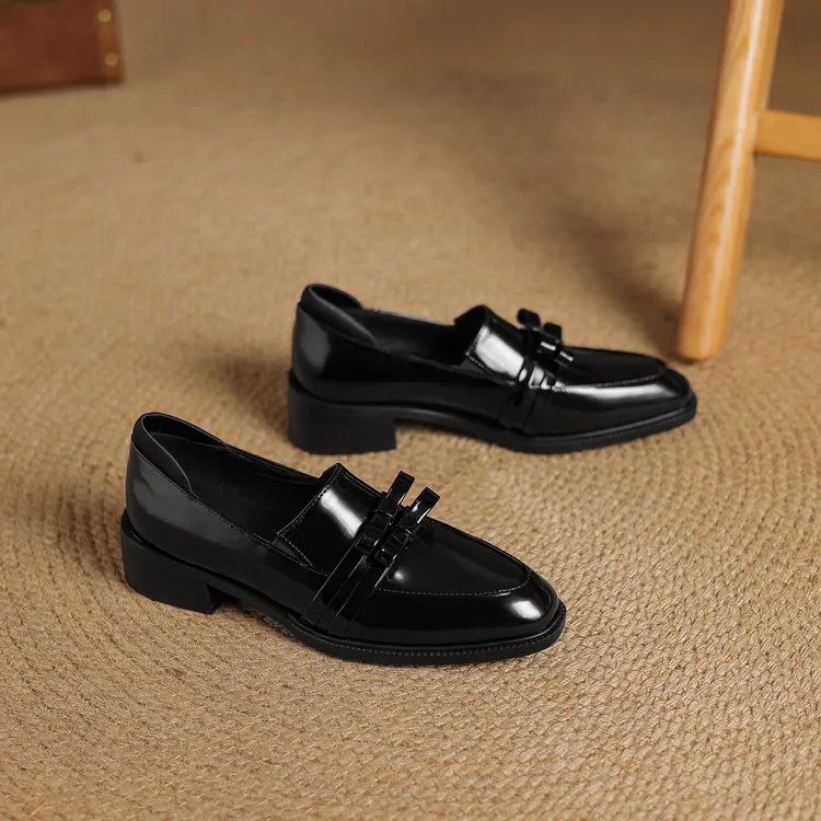 Yeezyy Reezy Loafers Women's Black/Ecru/Christmas Red-2