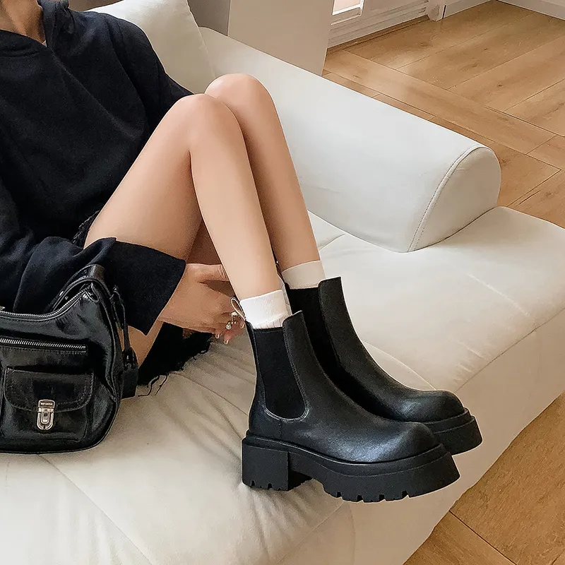 Yeezyy Reezy Short Chelsea Boots 4.5 Cm Women's-1