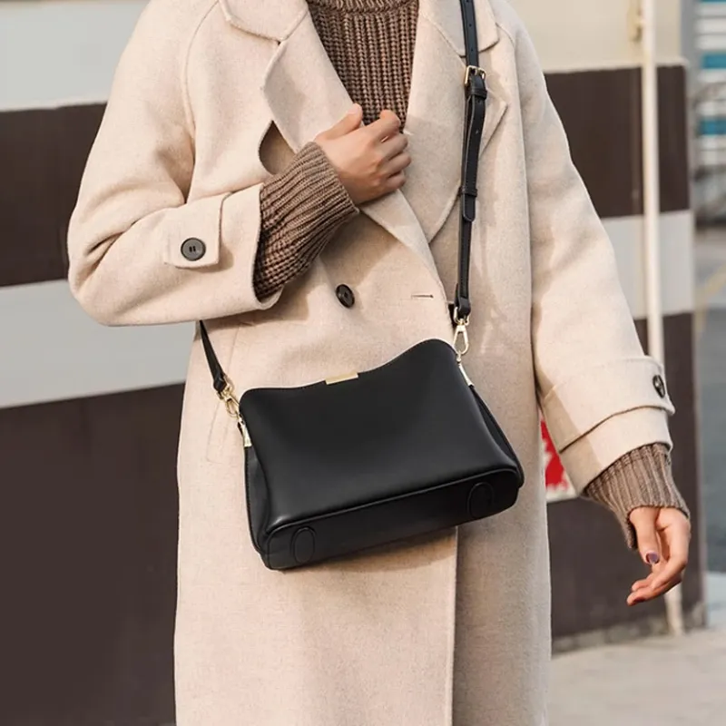 Old Man's Head Cow Leather Shoulder Bag Regular Women's Black-2