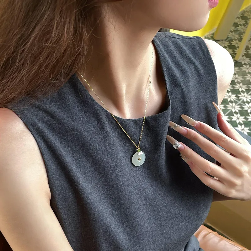 Linguanying Hetian Jade Necklaces White Jade/Pale Greenish White Jade Women's-1